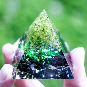 Obsidian-Peridot-with-Tree-of-Life-Orgonite-Pyramid