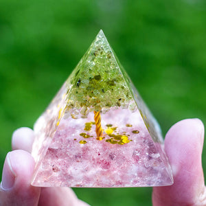 strawberry-quartz-and-peridot-tree-of-life-orgonite-pyramid